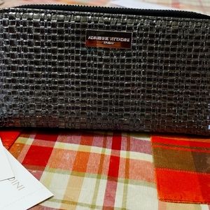 NWT ADRIENNE VITTADINI Studio Wallet; Gray Color. Medium Size; $50